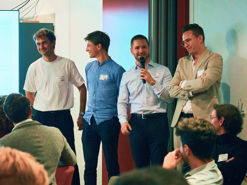 alt:t Team auf der Bühne